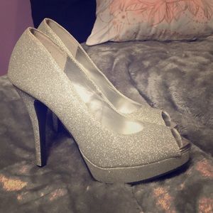 Fioni silver sparkle open toe heels